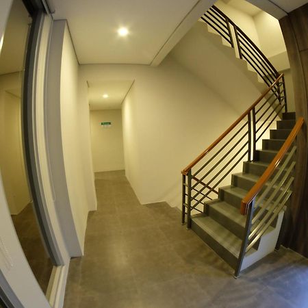 U Stay Hotel Tebet Jakarta Exteriör bild