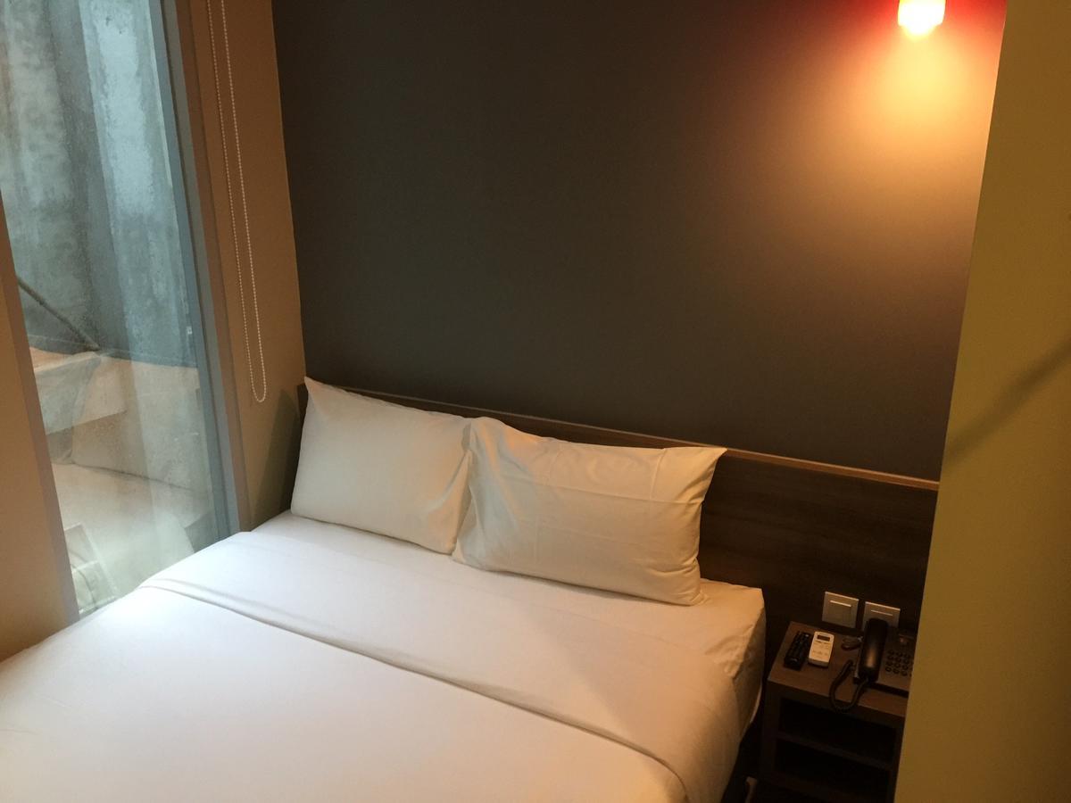 U Stay Hotel Tebet Jakarta Exteriör bild