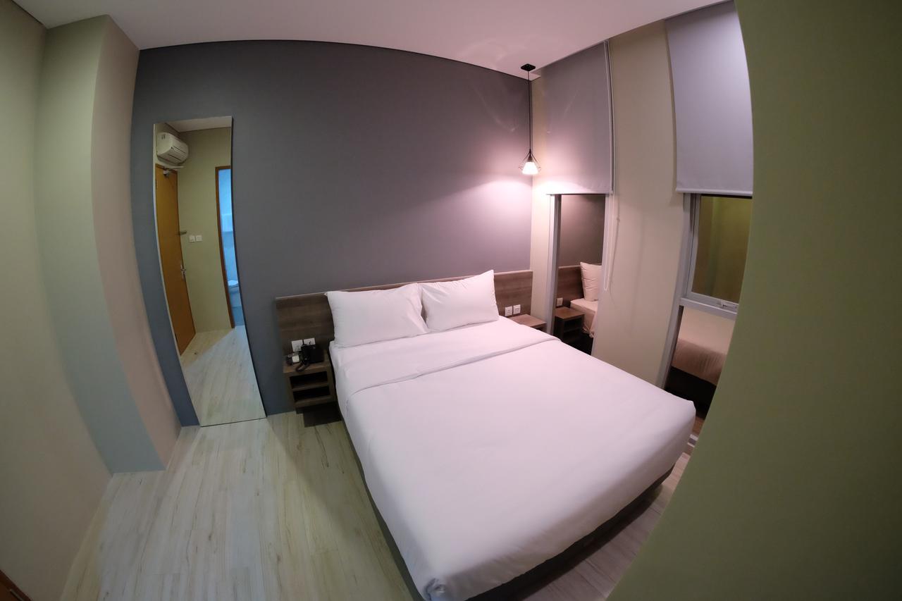 U Stay Hotel Tebet Jakarta Exteriör bild