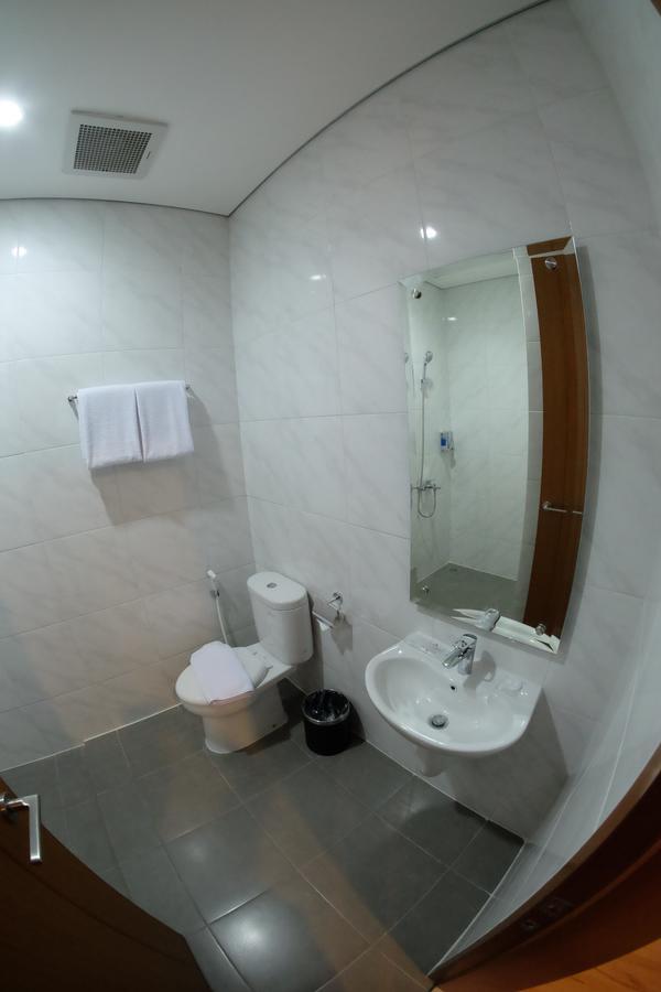 U Stay Hotel Tebet Jakarta Exteriör bild