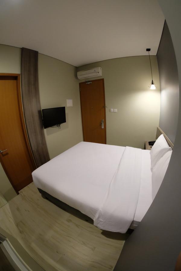 U Stay Hotel Tebet Jakarta Exteriör bild